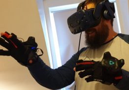 Hands-On With Manus Prime Haptic Gloves